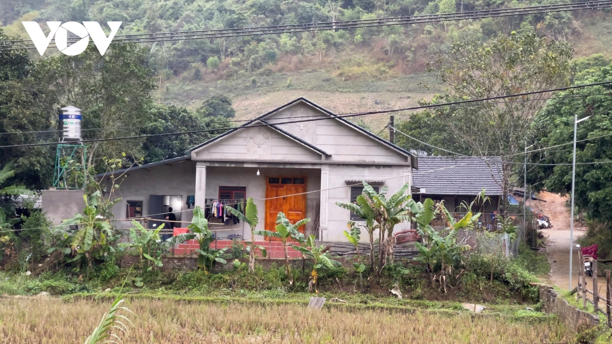 Xuân ấm từ những mái nhà